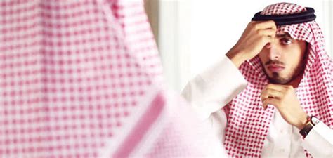 Enjoy cultural emirati entertainment performances such as drumming and yola. Ghutra | Traditional Emirati Headdress For Men