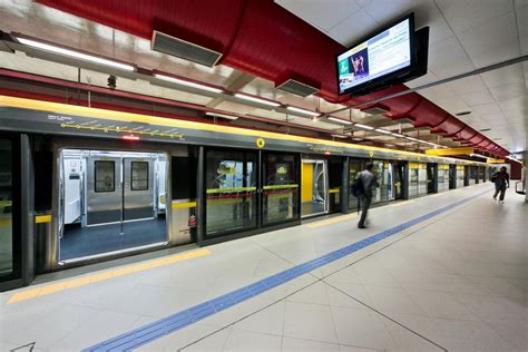 Estação Faria Lima Linha 4 Amarela Do Metrô De São Paulo Galeria Da