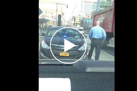 Nyc Cop Screams Abuse At Uber Driver Loses Gun And Badge Carbuzz