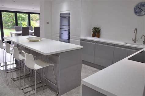 Maybe you would like to learn more about one of these? light grey fitted kitchen - Google Search | White gloss ...
