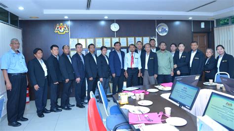 32 enstitü latihan jabatan tenaga manusia, iljtm (i̇nsan gücü departmanı eğitim enstitüleri) 'den biridir. Portal Rasmi Institut Latihan Perindustrian Kuala Lumpur ...
