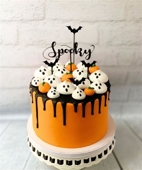37 Cute And Cool Halloween Cake Ideas