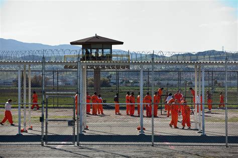 California Grapples With Courts On Prison Overcrowding The New York Times