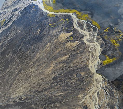 10 Devastatingly Beautiful Photos Of Icelandic Rivers From Above