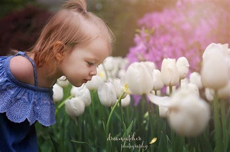 We hope you are inspired by our outdoor winter activities for toddlers! Child Photography || Tulips || Sherwood Gardens ...