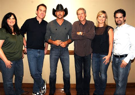 Cmt Staff Meets Tim Mcgraw Country Artist Band And Radio Photos