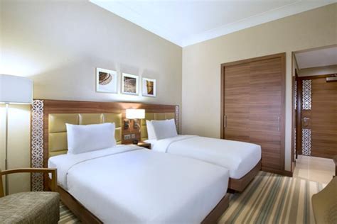 Hilton Garden Inn Bur Dubai Al Mina Dubai Hotel Price Address And Reviews