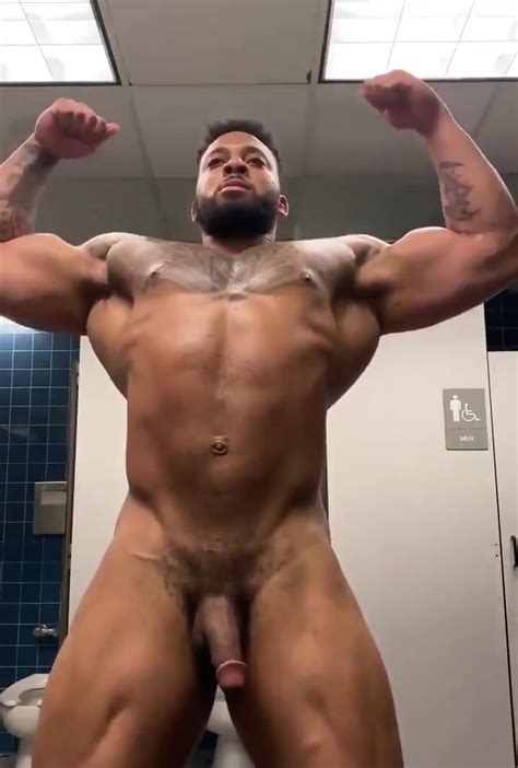 Hot Muscle Flexing Nude In Public Gym Shower