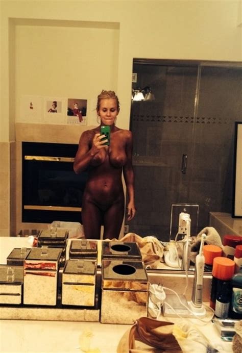 ジェニーマッカーシーの裸の写真 12 写真 1 ビデオ ヌードセレブ