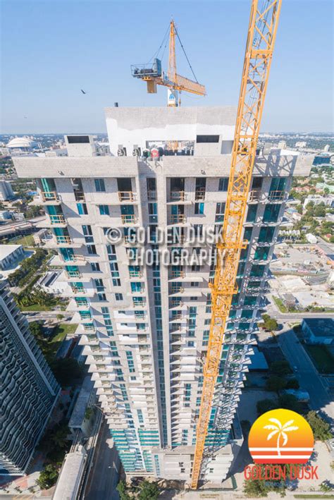 Melo Groups 35 Story Miami Plaza Topped Off — Golden Dusk Photography