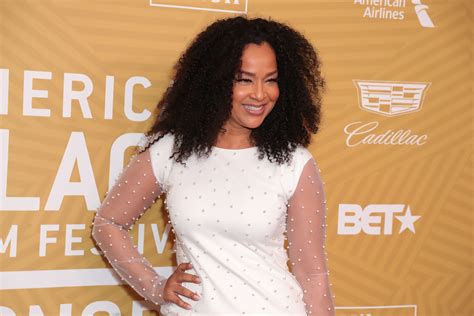 Lisaraye Mccoy Stops Fans Hearts In A Skimpy Cream Tone Two Piece