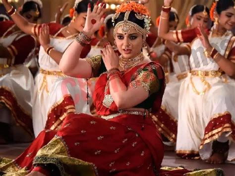Kangana Ranaut Surprises Fans With Chandramukhi 2 Release Date And
