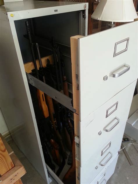Diy Locking Wall Gun Rack Gun Rack With Locking Ammo Cabinet 6 Gun