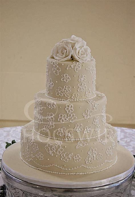 Brush Embroidery Wedding Cake Decorated Cake By Robyn Cakesdecor