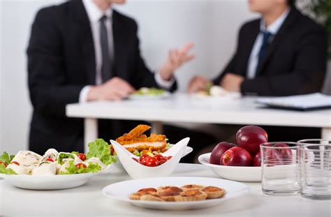 Sep 30, 2019 · breaks and lunch periods are times, specified by the employer, during which nonexempt employees are not actively working on the job. Office lunch cultures from around the world