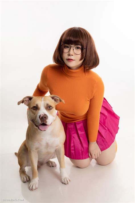Uy Uy Scooby Doo Velma Dinkley grianghraif naked leakes ó Onlyfans Patreon Fansly
