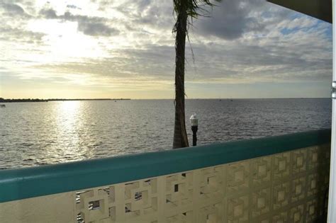 Punta Gorda Waterfront Hotel And Suites Fairflight
