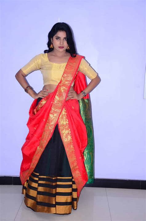 Indian Hot Girl Rithika Navel Stills In Transparent Red Saree