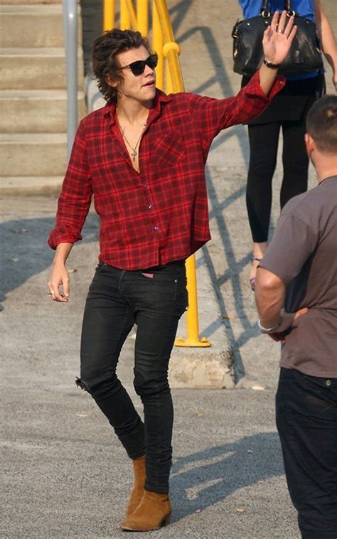 The sign of the times singer appeared on the radio 1 breakfast show in london this week, where. Plaid Shirt and Chelsea Boot Men's Outfit (Steal From The ...