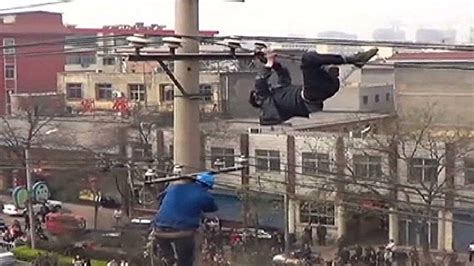 Man Hangs From Power Line Then Cnn Video