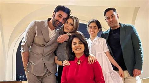 Ranbir Kapoor Celebrates Mom Neetu Kapoors Birthday In London Alia Bhatt Sends Love