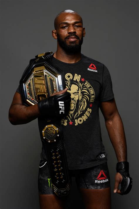 Jonathan dwight jones (born july 19, 1987) is an american professional mixed martial artist currently signed to the ultimate fighting championship, where he has competed in the light heavyweight division. UFC legend Jon Jones surprises fans with autographs ...