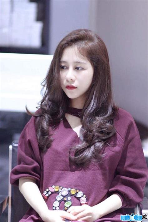 Theo clip được chia sẻ, linh lan. Hot girl Lục Linh Lan