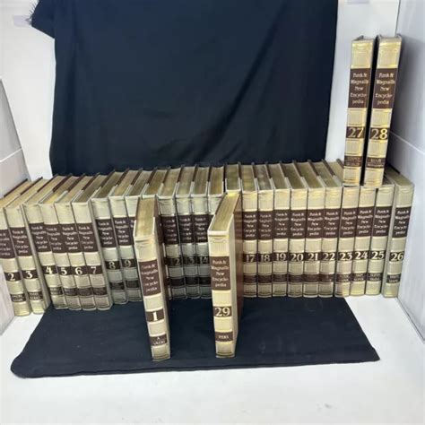 Vintage 1986 Funk And Wagnalls New Encyclopedia Complete Set 29 Volumes