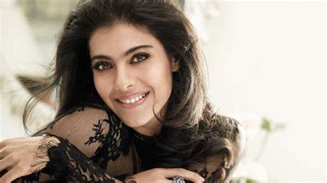 Netizen Terpesona Lihat Aktris Bollywood Kajol Pakai Baju Transparan Duh Bikin Deg Degan