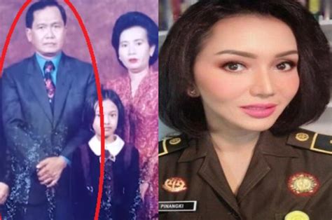 Nama pinangki menjadi sorotan ketika dirinya tampak dalam satu foto dengan djoko tjandra dan pengacara anita kolopaking. Suaminya Direbut Jaksa Pinangki, Ini Kesaksian Istri ...