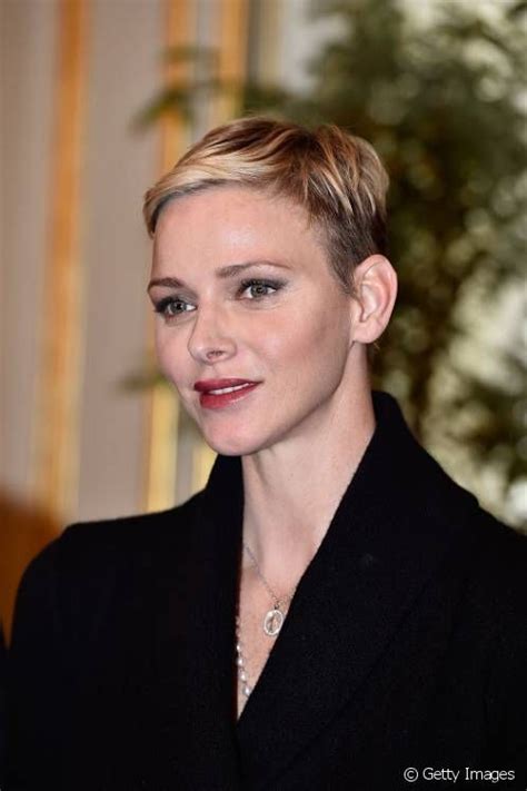 Le soir, le couple a assisté au dîner de. Charlène de Monaco : elle a osé la coupe courte ! (avec ...
