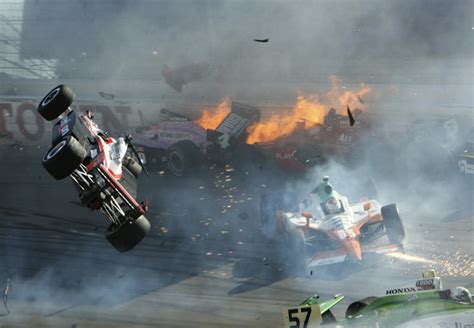 Indycar Driver Dan Wheldon Dies In Crash News Al Jazeera