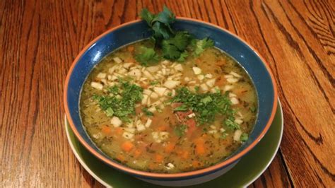 Those with edible pods (green beans) and those with edible seeds. Mayocoba Beans Soup | Recipe | Bean soup recipes, Mayocoba ...