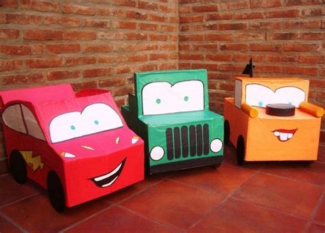 Carro Feito De Caixa De Papelao Cardboard Box Car Cardboard Castle Cardboard Box Crafts Car