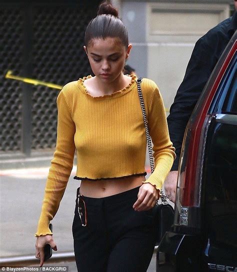 Selena Gomez Goes Braless In A Crop Top While Running Errands In Nyc Go Braless Selena Gomez