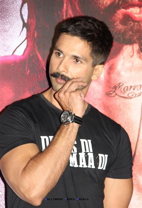 shahid kapoor looks cool at udta punjab trailer launch