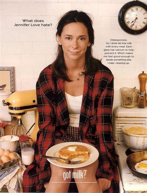 Jennifer Love Hewitt Kept Things Casual Sporting An Open Flannel