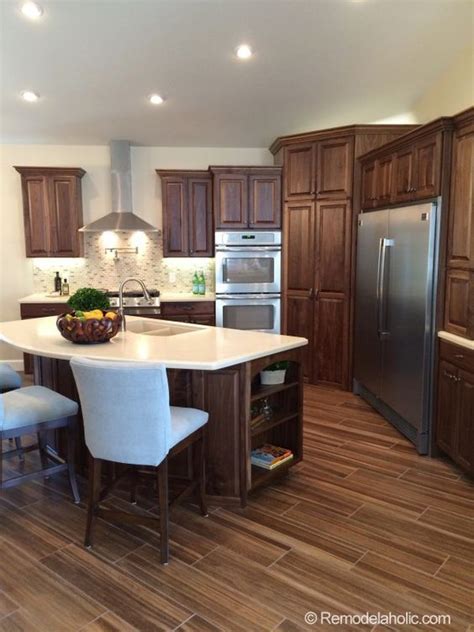 Looking for storage ideas for corner kitchen cabinets? Corner pantry made of to look like cabinets! YES ...