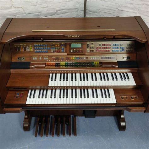Used Lowrey Legacy Organ Epianos