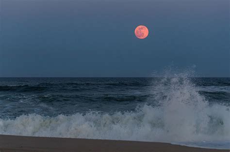 Full Moon Splash Seaside Nj Photograph By Terry Deluco Fine Art America