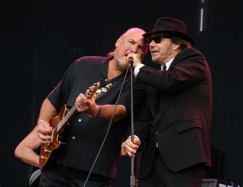 It stars john belushi as 'joliet' jake blues and dan aykroyd as his brother elwood. Les Vieilles Charrues - Terres Celtes