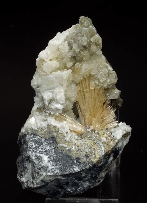 Aragonite With Calcite Azcárate Quarry Eugui Esteríbar Comarca