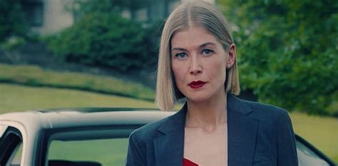 Rosamund Pike Is Up To No Good In The ‘i Care A Lot