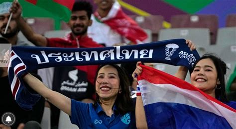 ทำไมแฟนบอลชาวไทยที่ไปเชียร์ทีมชาติไทยถึงประเทศกาตาร์ ส่วนมากเป็นผู้หญิงทั้งนั้นเลย ในขณะที่