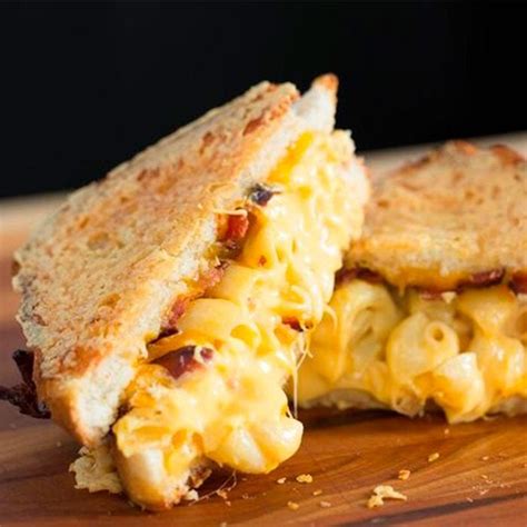 Bacon Mac And Cheese Grilled Cheese Recipe How To Make It