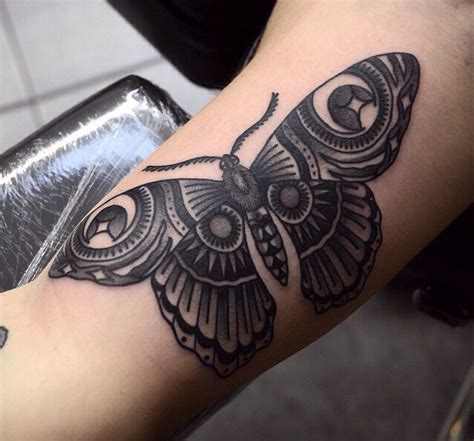 Resultado De Imagen De Butterfly Tattoo Old School Trendy Tattoos