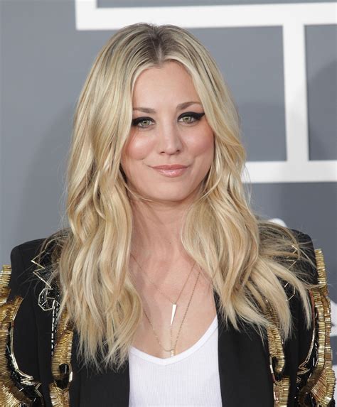 Die schauspielerin jaimie alexander (thor the. Kaley Cuoco's new summer hairstyle is a total blast from ...