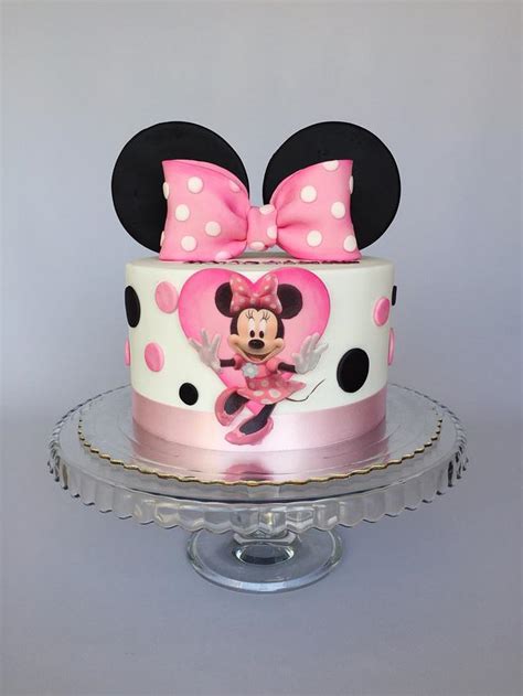 Minnie Mouse Cake Decorated Cake By Layla A Cakesdecor