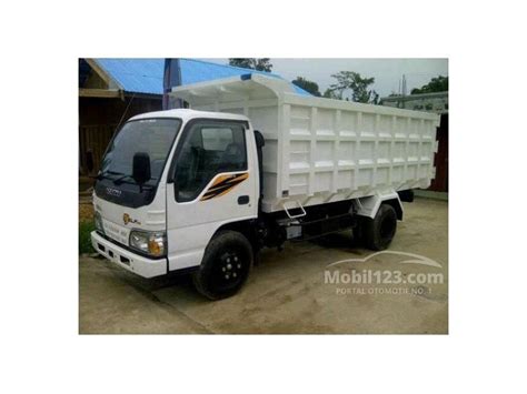 Dan ini sesuai dengan penggunaannya yang melebihi daya angkut beban dari kendaraan angkut. Jual Mobil Isuzu Dump Truck 2014 4.6 di DKI Jakarta Manual ...