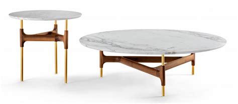 The height of this contemporary coffee table is 45cm, and the legs are covered with black chrome lacquer. Could The Porada Joint 110M be the perfect coffee table?